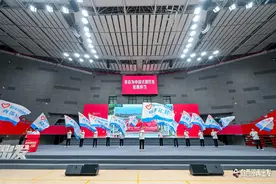 出征！到西部去，到基层去！今年新招募的3000余名西部计划志愿者集结图片