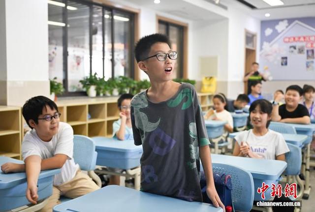 浙江杭州：AI体验丰富孩童暑期生活