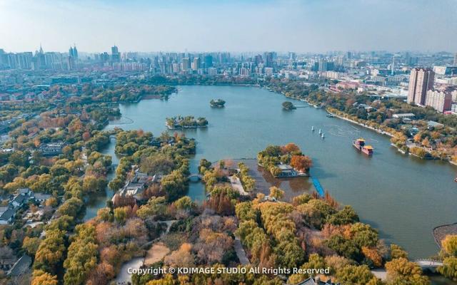 趵突泉涌玉龙，青石板映唐宋灯火，济南版“江南”在此