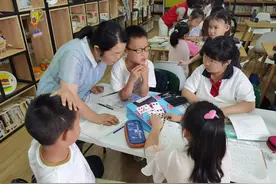 社区里的快乐暑假班图片