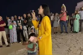唱中文歌走红的摩洛哥女孩在家乡亲历强震：准备睡觉时，整个房间都晃了起来图片