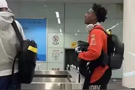 全球顶流“甲亢哥”现身长沙，网友：不要给他投喂辣椒和小龙虾图片