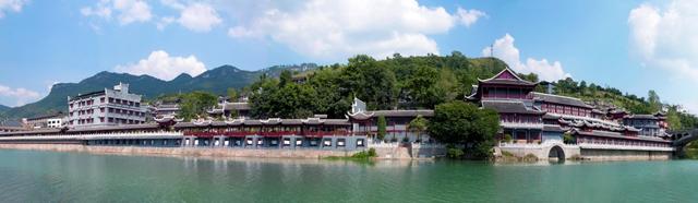 多彩贵州 温泉大省