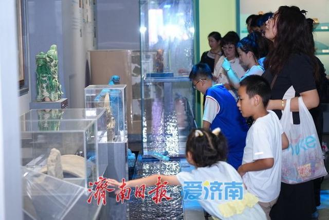 抓住暑期“尾巴”探寻馆藏文物里历史与文化的盛宴