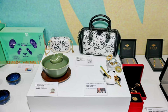 “成都礼物” 多展同步绽放，以文创为桥传递天府文化记忆