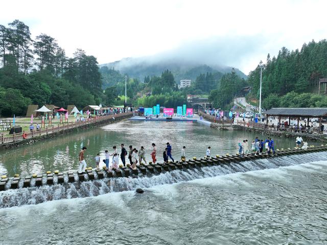 新华全媒+｜福建周宁：“云端之城”发力避暑经济