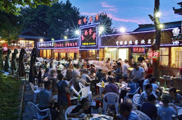 读懂城市｜庐山之上，烟火人间