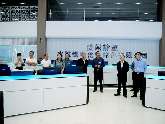 当好“智囊团” 院士专家走进六盘水传播科技力量