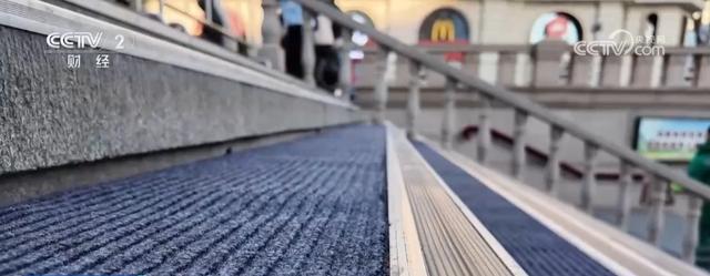 火炉上街、防滑升级 “尔滨”宠客“暖”举措激发文旅“热”消费