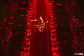 回忆杀拉满！谢霆锋发演唱会收官长文：你们的青春，也是我的青春图片