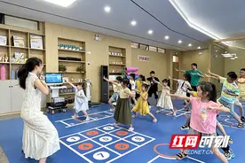 湖南中医药高专开展小小中医康复职业启蒙体验夏令营活动图片