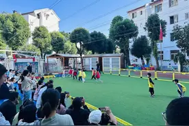 将绘本《足球》搬进现实，这个幼儿园举办亲子足球赛图片
