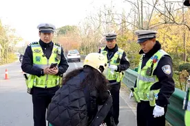 护航冬季出行！荆州交警整治突出违法行为图片