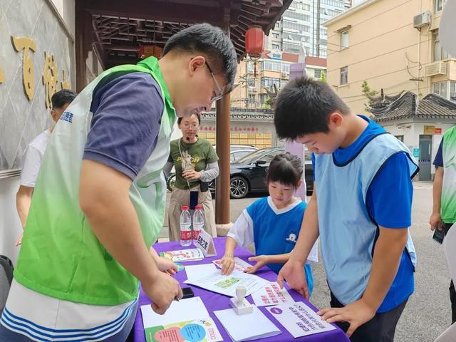 打卡集章、趣味问答……社区“一日游”也很好玩～