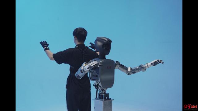 “蚂蚁腰”天行者2号登场！全国首款情感陪伴机器人“爱湫”年底可期