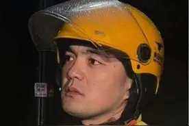 曾经的脑瘫患者如今成了一名外卖骑手，跑单5年攒下8万余元图片