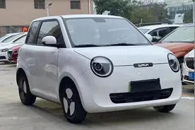 热门车年底降价冲量，有电车不到2万，有油车价格“腰斩”图片