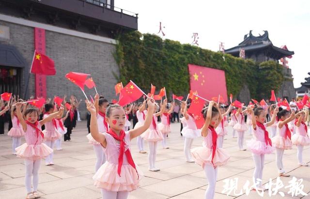 盐城东台西溪双节“升温”，游客沉浸式体验“宋潮”古韵