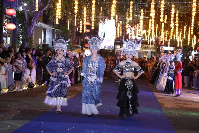 【石榴花开别样红⑧】荔波：旅游“架”起民族团结同心桥