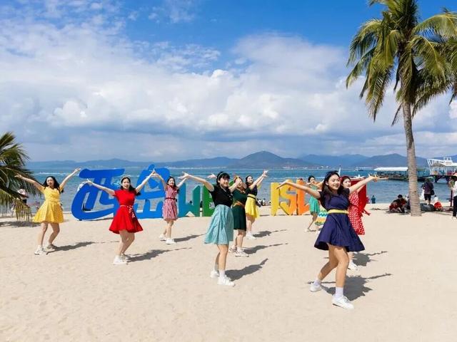 三亚西岛春节暖心服务“出圈”！游客点赞“海岛温度”