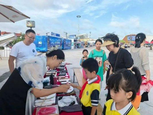金沙滩啤酒城里的青岛西海岸文旅特色展区，吸睛无数！
