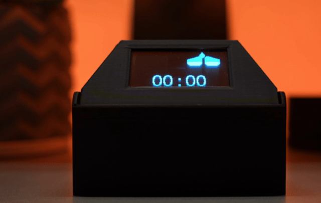 树莓派自制电子宠物，上班摸鱼它就“发火”！