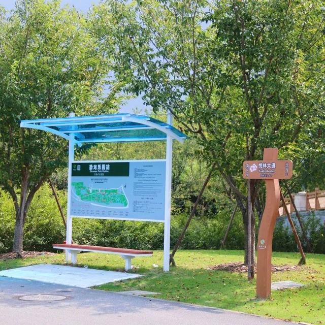 公园游览车新增站点，让游客在绿意中自在穿梭