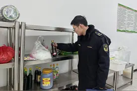 安徽泾县市场监管局开展开学季校园抽检行动图片