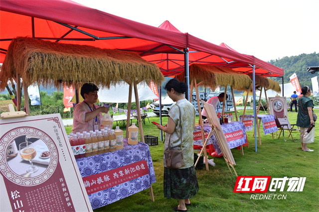 “清凉一夏”邂逅梅山文化 新化龙湾夏季“村晚”好戏连台