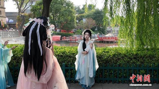 河南洛阳：洛邑古城汉服热