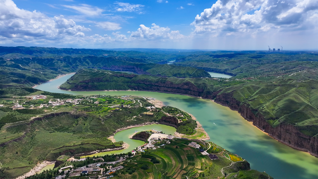 黄河与长城的"握手"地：在清水河老牛湾，读懂北疆的山河史诗