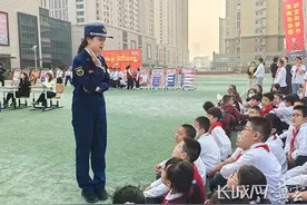 石家庄市长安区消防救援大队深入天童小学开展 “消防进校园 安全伴我行”系列宣传活动图片