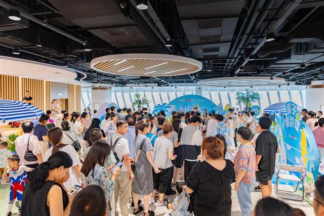 一颗椰子席卷武汉，来武商梦时代、东湖湖光序曲偶遇吧！