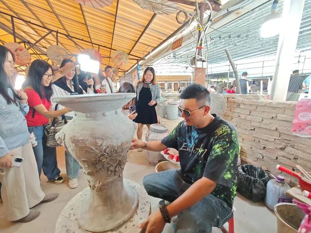 网络大V齐齐探四会！