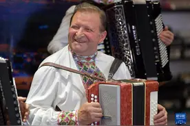 《苹果香》里的阿力克桑德拉是他图片