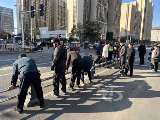 优化护栏摆放 筑牢出行安全线​