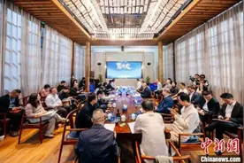 《闽商》品牌升级座谈会在福州举行 聚焦媒体赋能福建民营经济发展图片