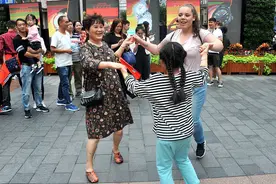 闪电评论｜“China Travel”爆火背后的中国“吸引力”图片
