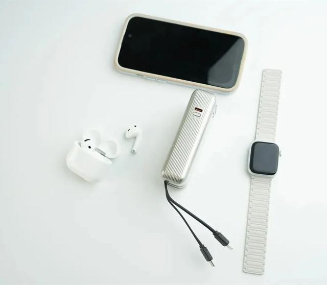 对不起，我把你未来的充电宝提前发明了……