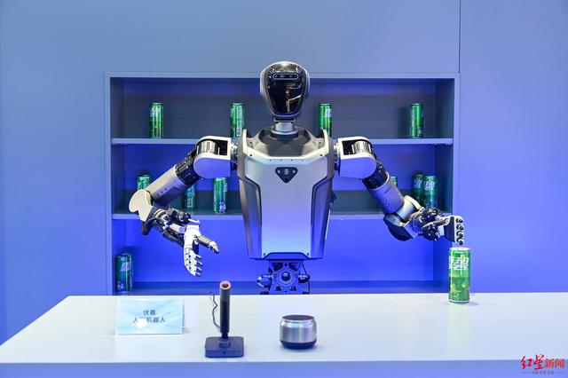 探新进博丨进博会上的“新未来”：当“空中出租车”、机器人同事、无人驾驶汽车走进生活