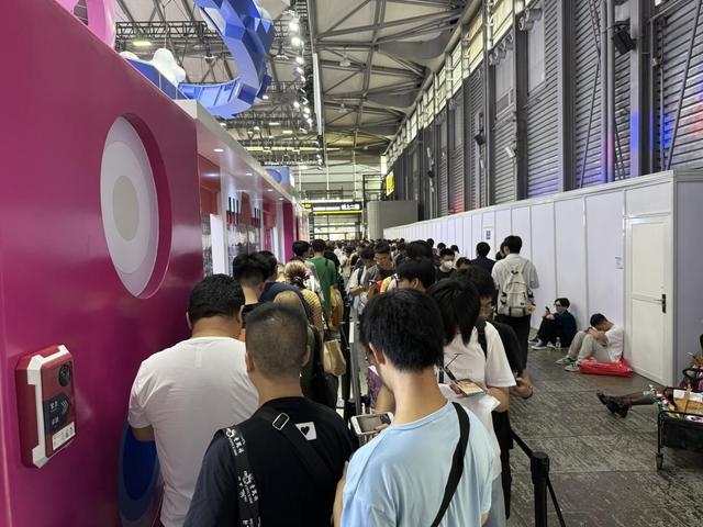 CJ 2025 | ChinaJoy变身跨界品牌“二次元战场”，缘何难觅“二游”踪影？