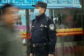 春节我在岗丨连续16年在岗过年，公交民警的别样“敬业福”图片