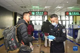 新疆红其拉甫口岸今年出入境人员已超2万人次图片