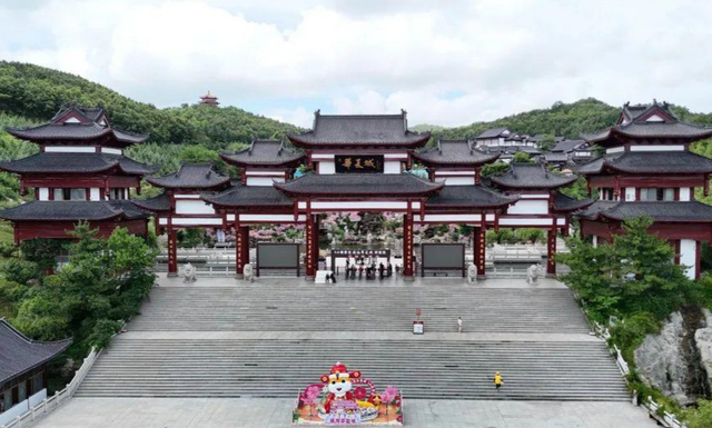昔日“吃灰”，今日“生金”，威海华夏城景区用二十载验证“十字箴言”