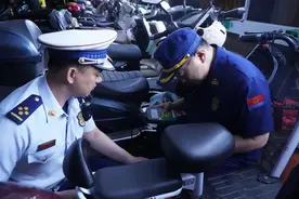 集中夜查共护夏季消防安全，嘉定区持续开展电动自行车治理行动图片