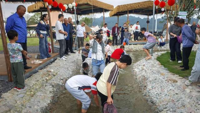 秋水激浪百丈湖 国庆中秋假期亲子游热门打卡地