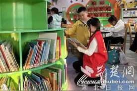 湖北汽车工业学院“小火柴”志愿队：青春耀车城图片