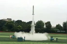 酷！11岁男孩自学造火箭，今年暑假的目标→图片