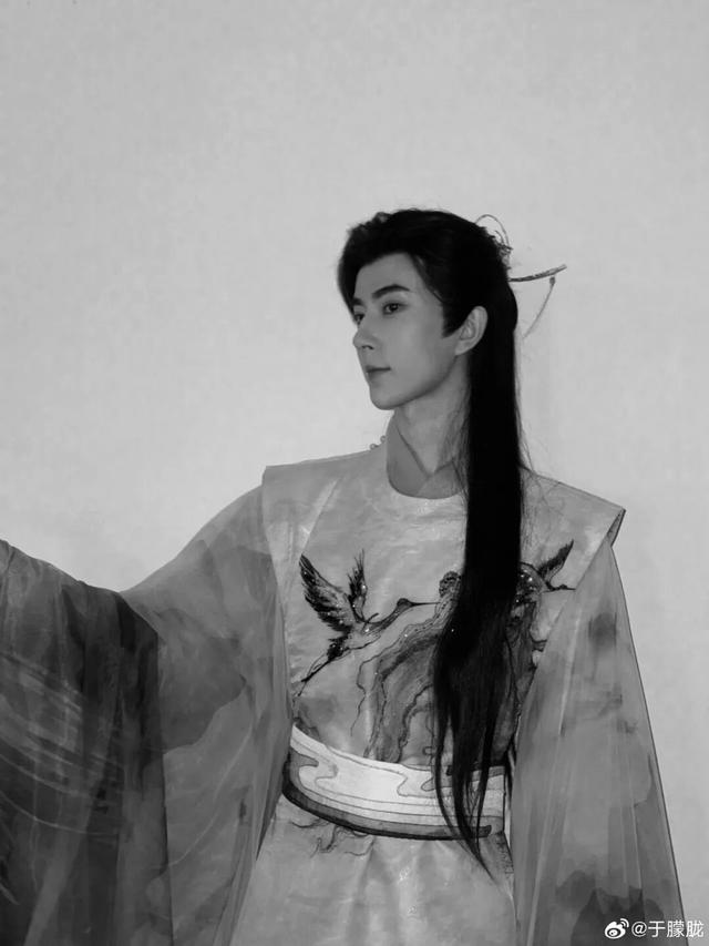 于朦胧因饮酒意外坠楼，律师：同饮者或需担责