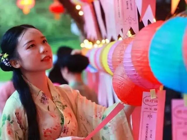 多巴胺灯海点亮越秀！来广州过个最炫彩的新年